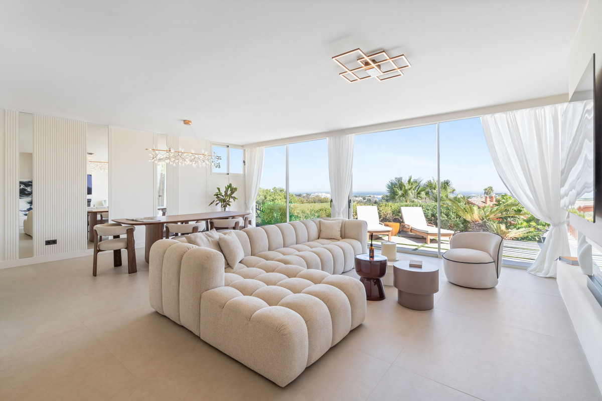 3 Bed Apartment for sale in Nueva Andalucía Costa Del Sol, Málaga, Spain