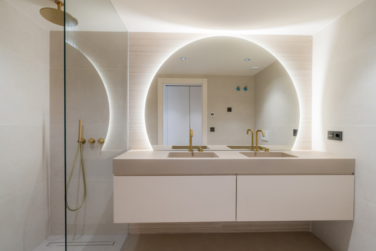 3 Bed Apartment for sale in Nueva Andalucía Costa Del Sol, Málaga, Spain