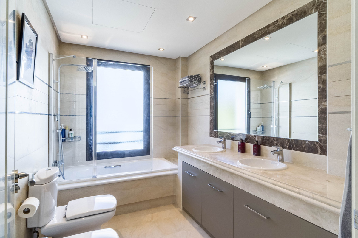 4 Bed Townhouse for sale in Estepona Costa Del Sol, Málaga, Spain