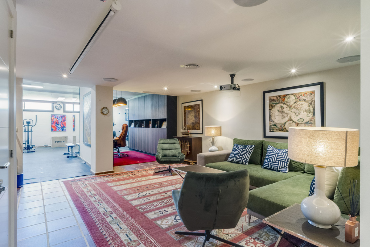 4 Bed Townhouse for sale in Estepona Costa Del Sol, Málaga, Spain