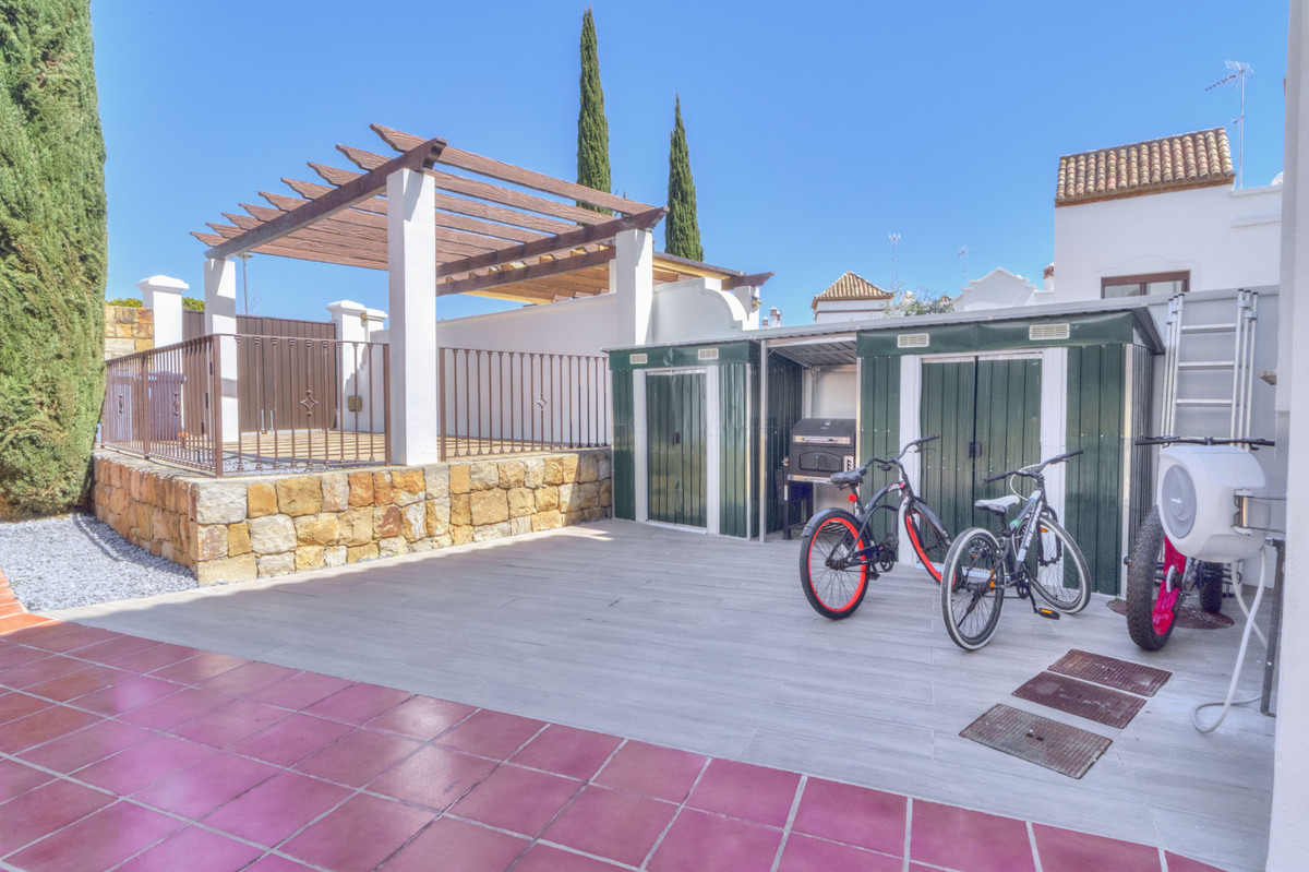 4 Bed Townhouse for sale in Estepona Costa Del Sol, Málaga, Spain