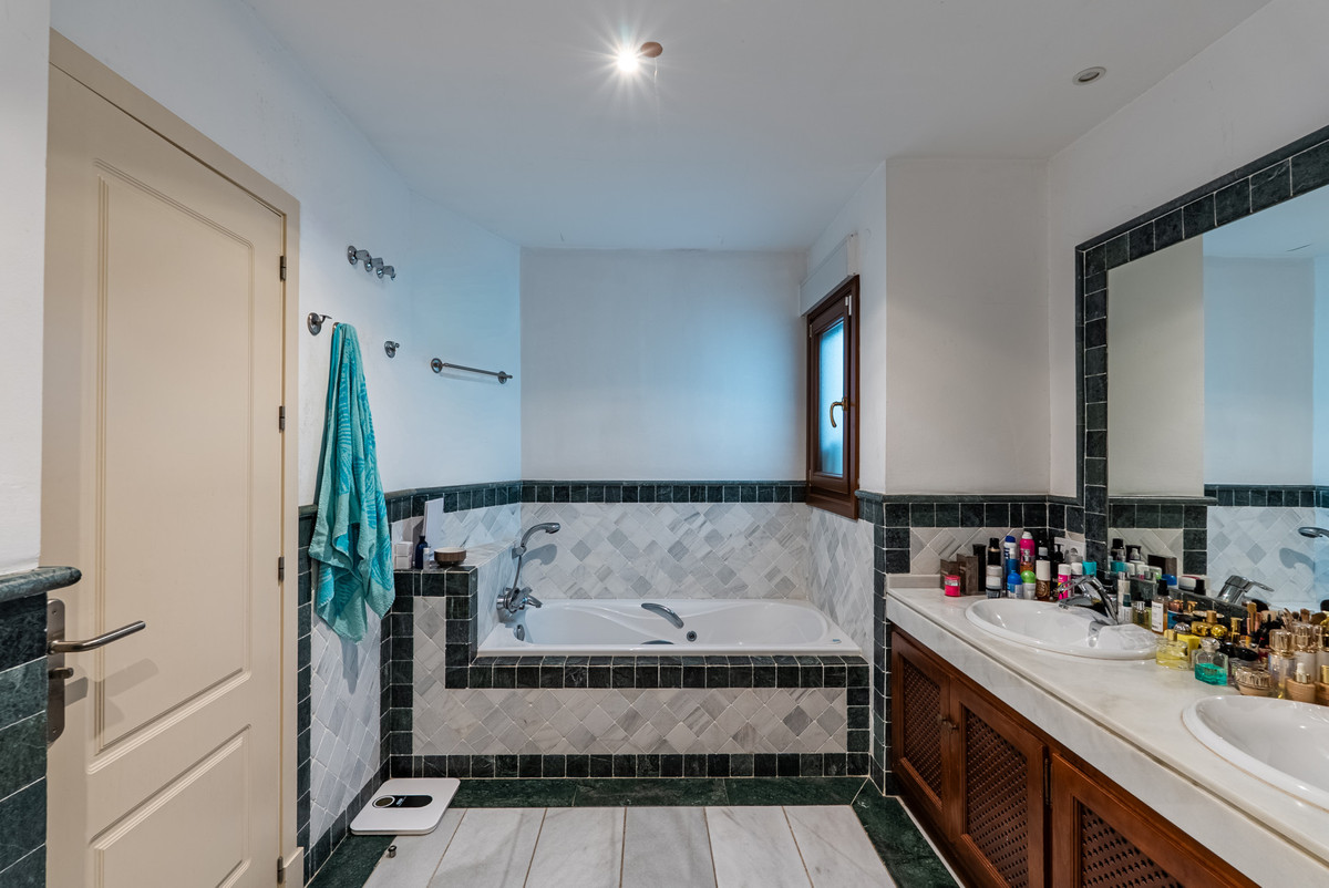 Se vende Apartamento Planta Baja de 2 dormitorios en Costa Del Sol, Málaga, España