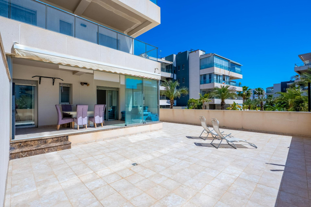 Se vende Apartamento Planta Baja de 3 dormitorios en Costa Blanca, Alicante, España