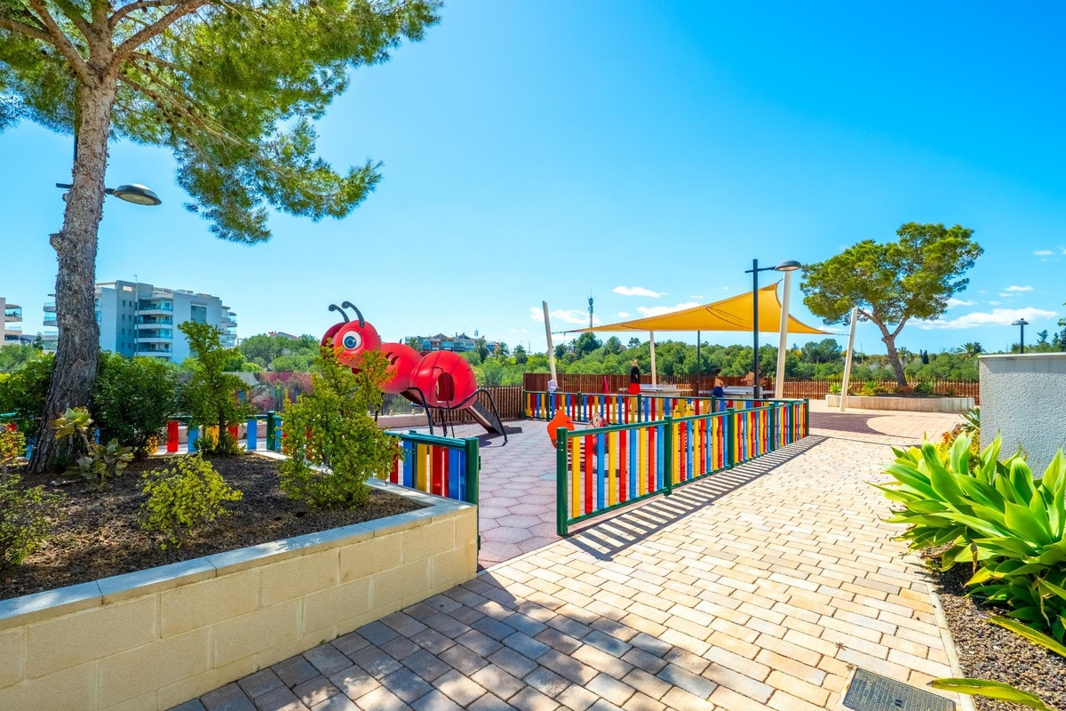 Se vende Apartamento Planta Baja de 3 dormitorios en Costa Blanca, Alicante, España