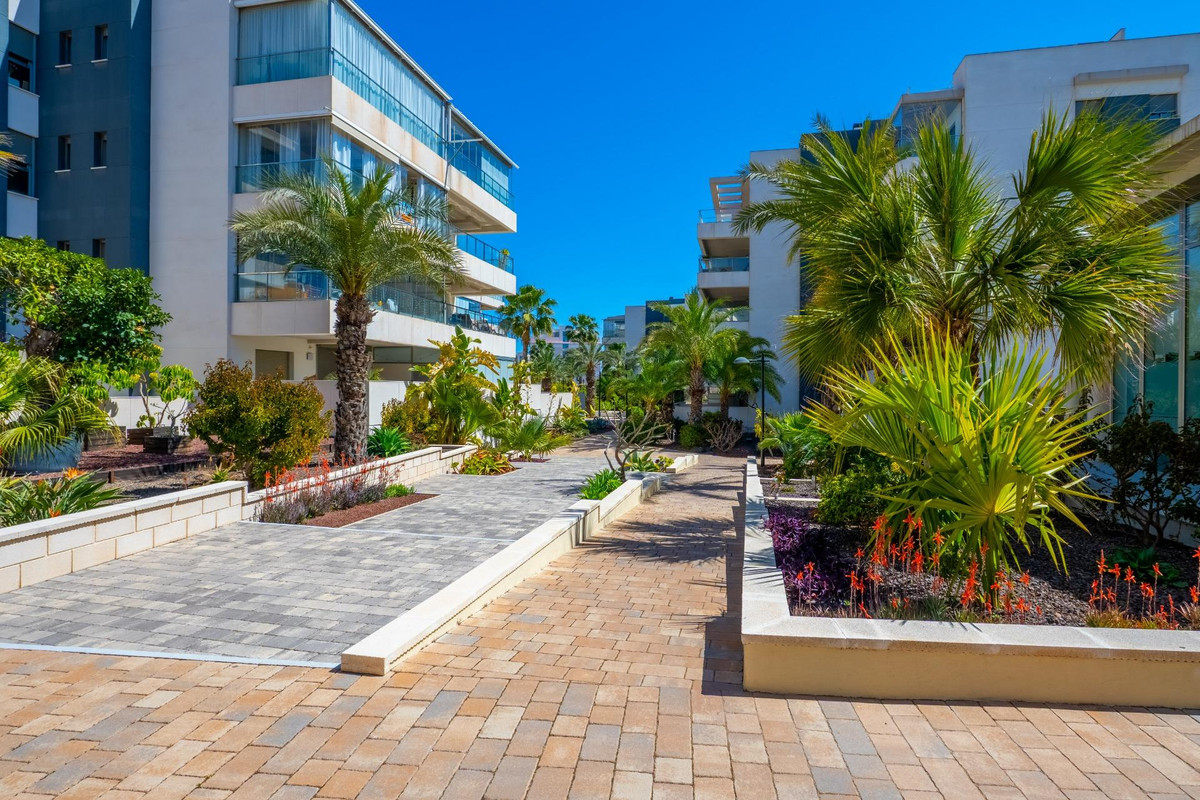 Se vende Apartamento Planta Baja de 3 dormitorios en Costa Blanca, Alicante, España
