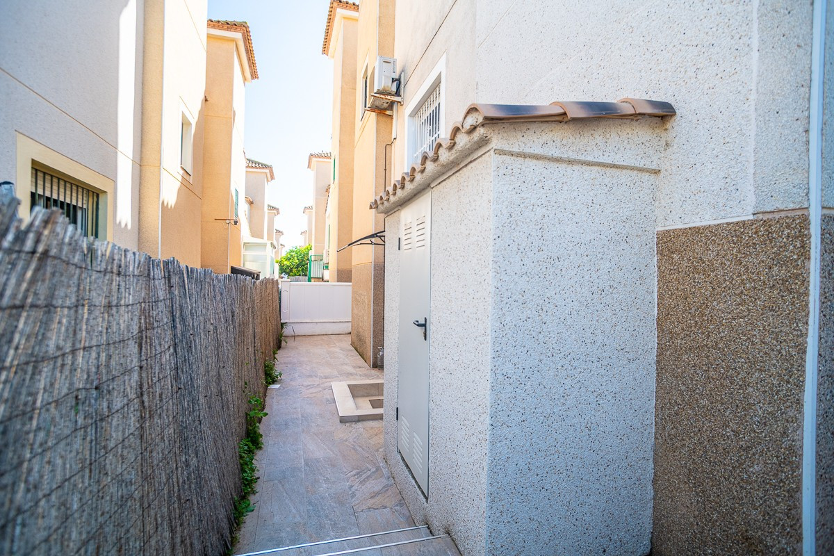 3 Bed Townhouse for sale in Algorfa Costa Blanca, Alicante, Spain