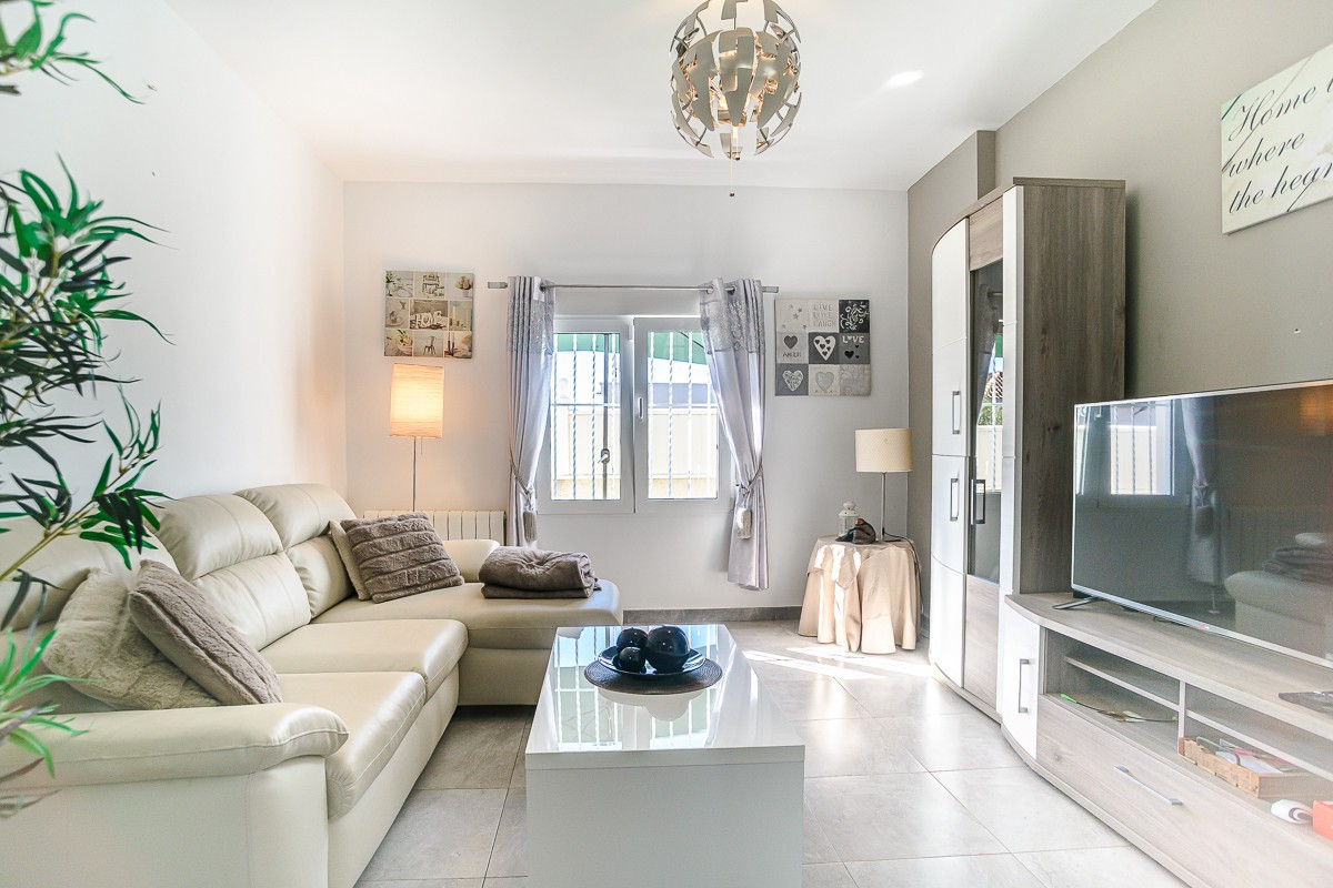 3 Bed Townhouse for sale in Algorfa Costa Blanca, Alicante, Spain