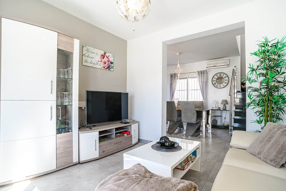 3 Bed Townhouse for sale in Algorfa Costa Blanca, Alicante, Spain
