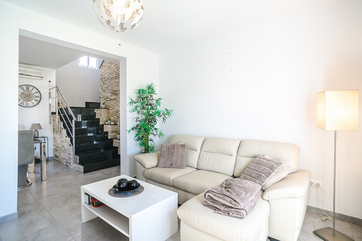 3 Bed Townhouse for sale in Algorfa Costa Blanca, Alicante, Spain