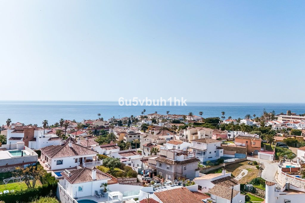 5 Bed Townhouse for sale in El Faro Costa Del Sol, Málaga, Spain