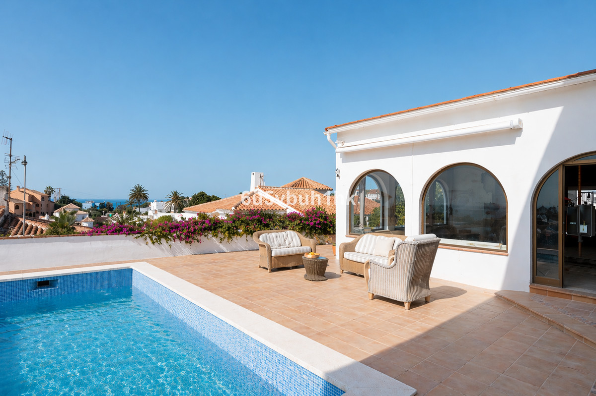 5 Bed Townhouse for sale in El Faro Costa Del Sol, Málaga, Spain