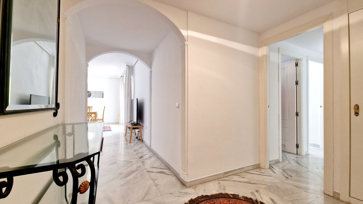 Se vende Apartamento Planta Media de 2 dormitorios en Costa Del Sol, Málaga, España