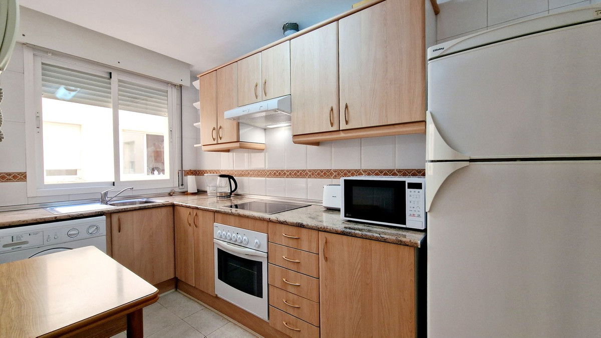 Se vende Apartamento Planta Media de 2 dormitorios en Costa Del Sol, Málaga, España