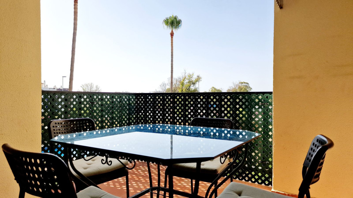 Se vende Apartamento Planta Media de 2 dormitorios en Costa Del Sol, Málaga, España