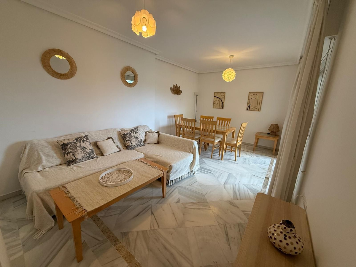 Se vende Apartamento Planta Media de 2 dormitorios en Costa Del Sol, Málaga, España