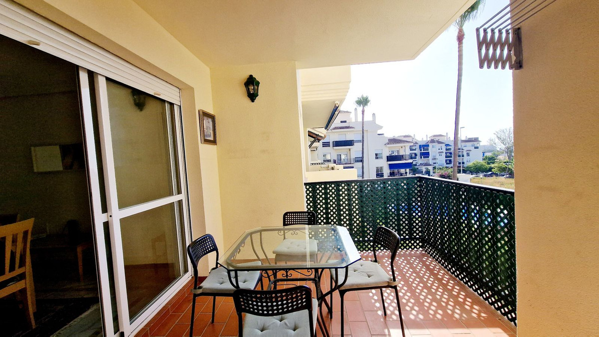 Se vende Apartamento Planta Media de 2 dormitorios en Costa Del Sol, Málaga, España