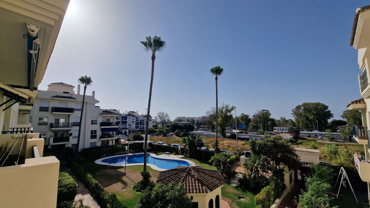 Se vende Apartamento Planta Media de 2 dormitorios en Costa Del Sol, Málaga, España
