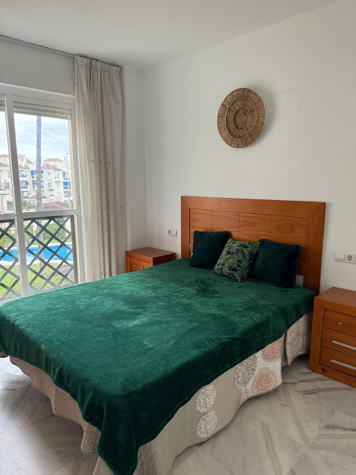 Se vende Apartamento Planta Media de 2 dormitorios en Costa Del Sol, Málaga, España
