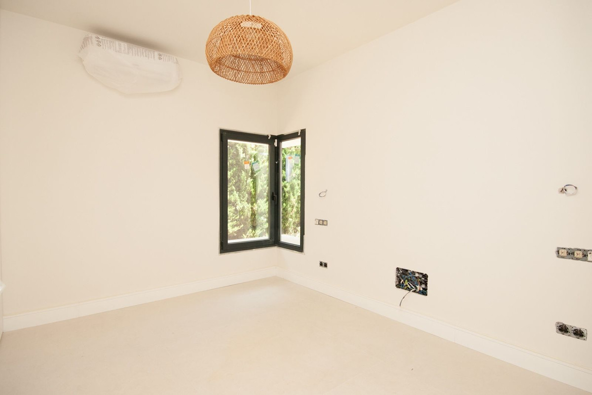Se vende Villa - Chalet de 4 dormitorios en Costa Del Sol, Málaga, España