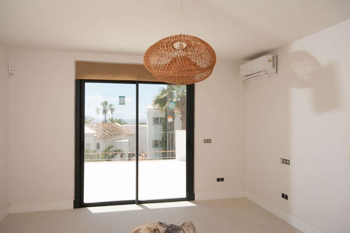 Se vende Villa - Chalet de 4 dormitorios en Costa Del Sol, Málaga, España