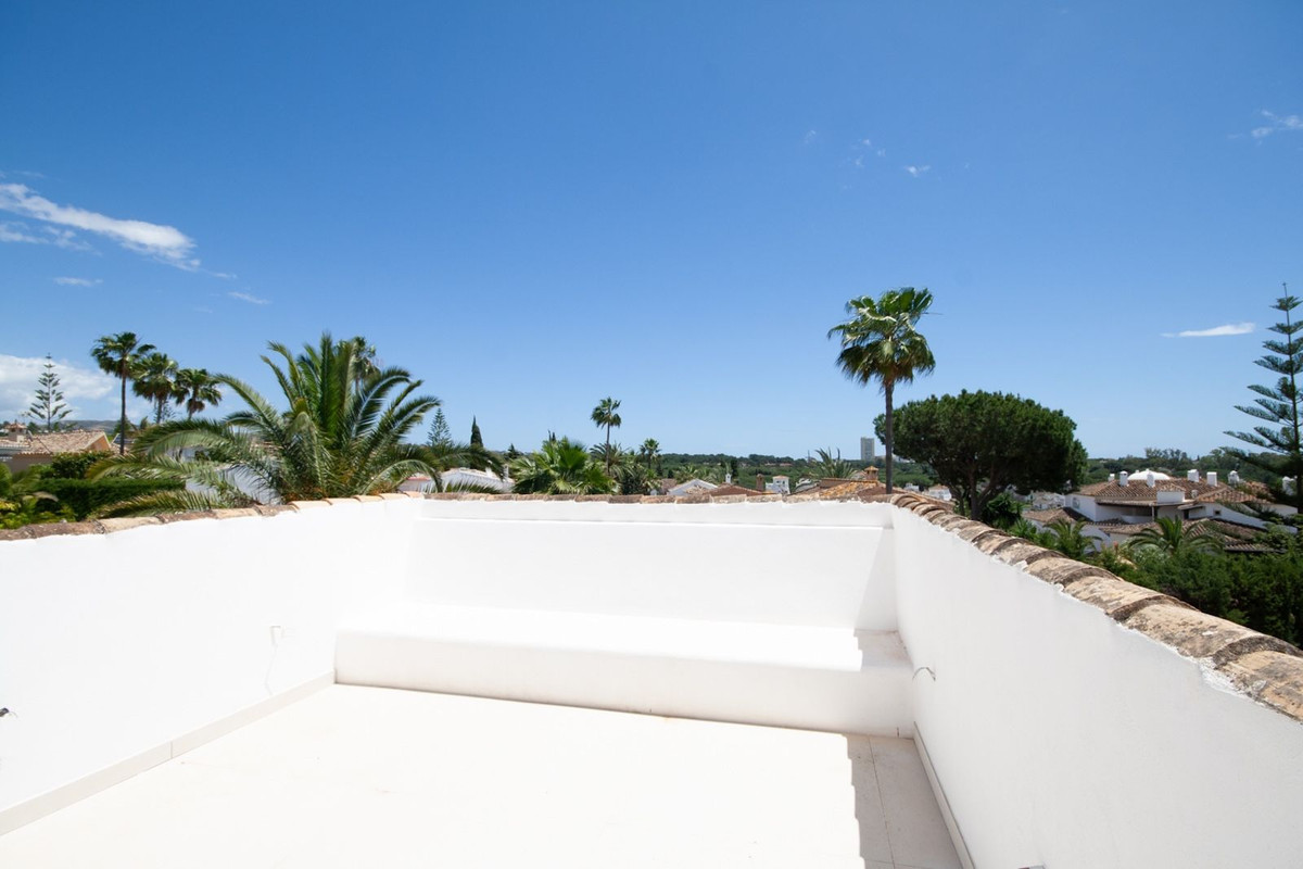 Se vende Villa - Chalet de 4 dormitorios en Costa Del Sol, Málaga, España
