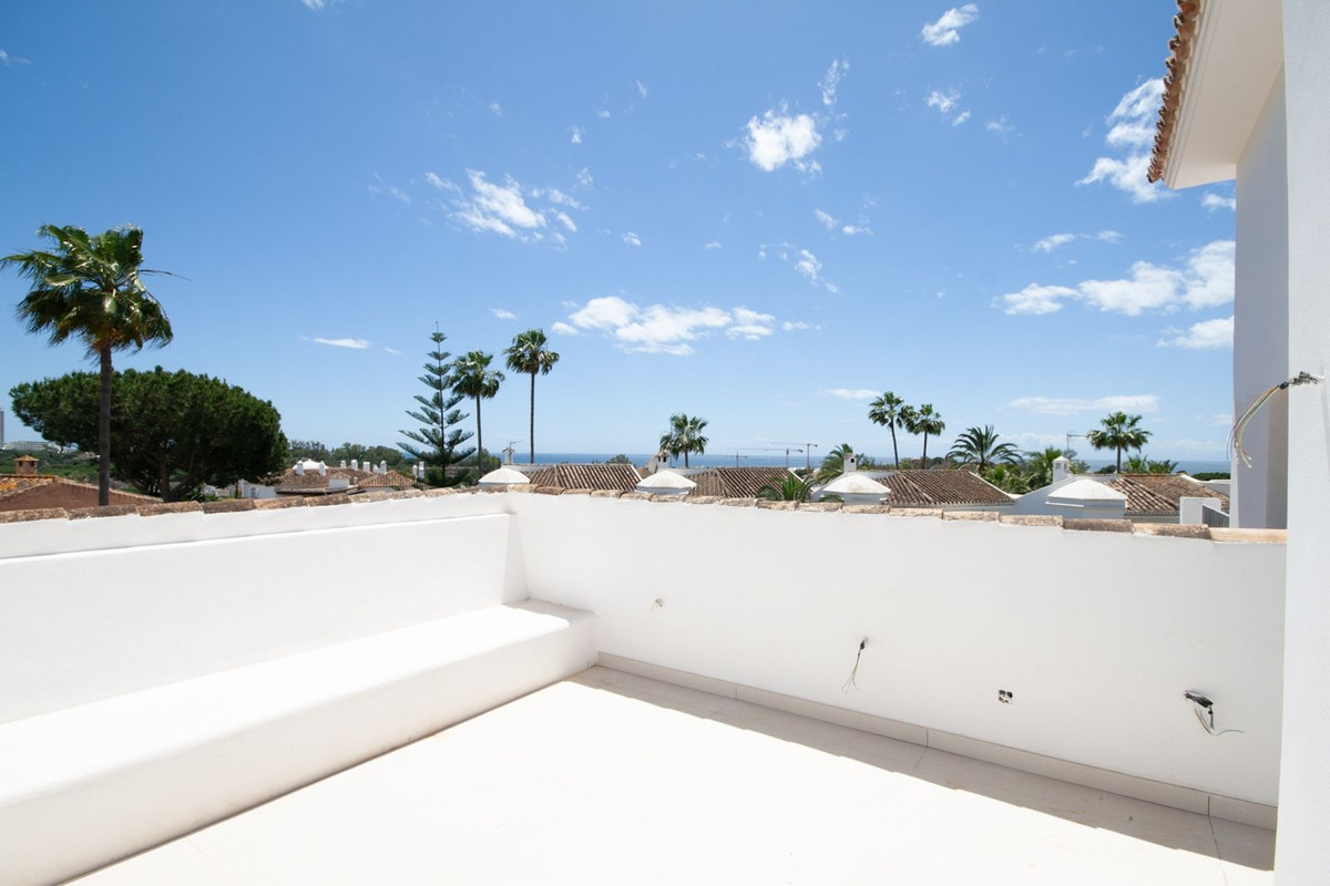 Se vende Villa - Chalet de 4 dormitorios en Costa Del Sol, Málaga, España