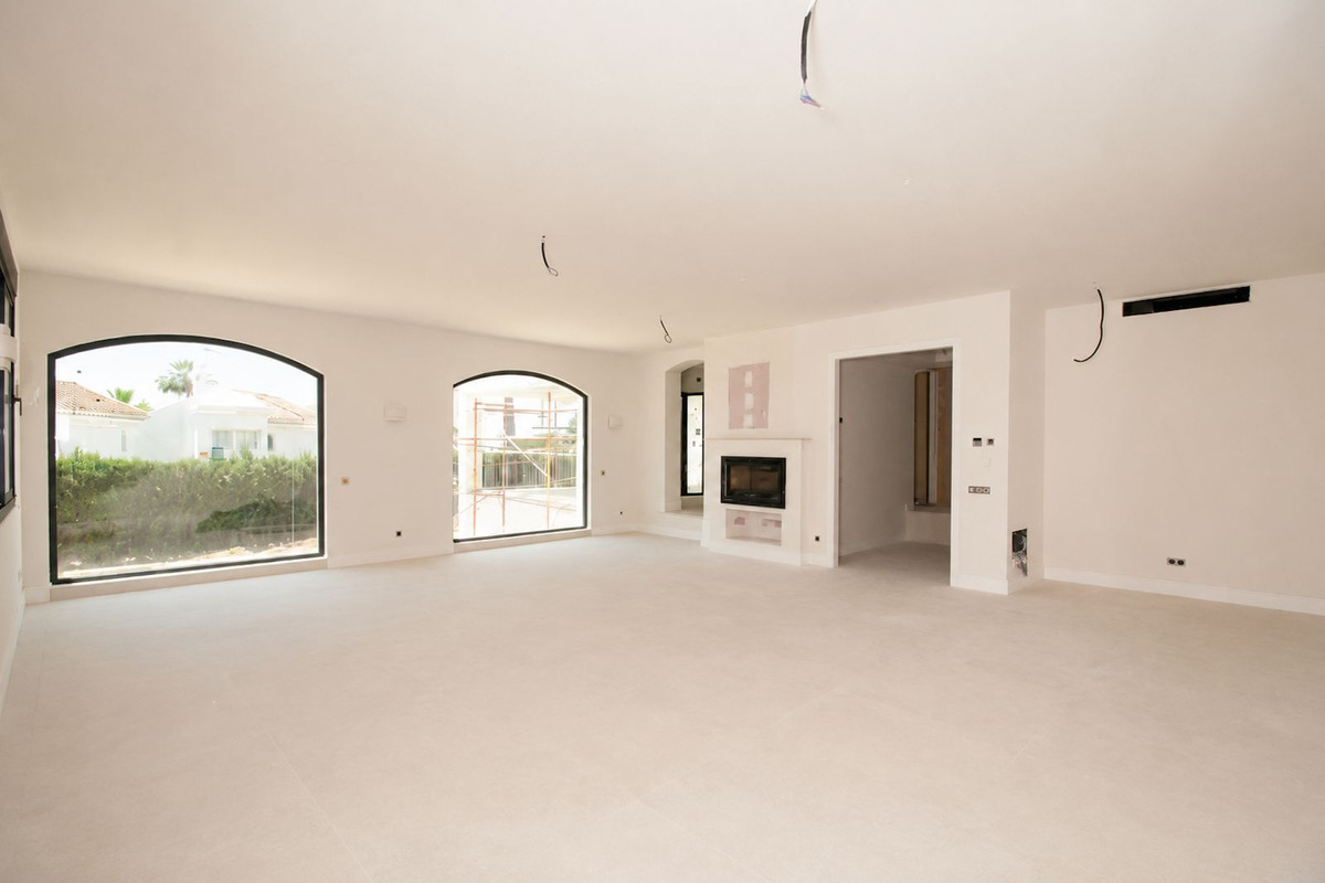 Se vende Villa - Chalet de 4 dormitorios en Costa Del Sol, Málaga, España