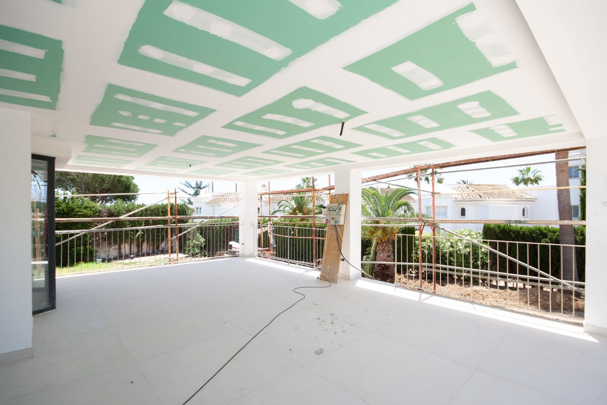 Se vende Villa - Chalet de 4 dormitorios en Costa Del Sol, Málaga, España