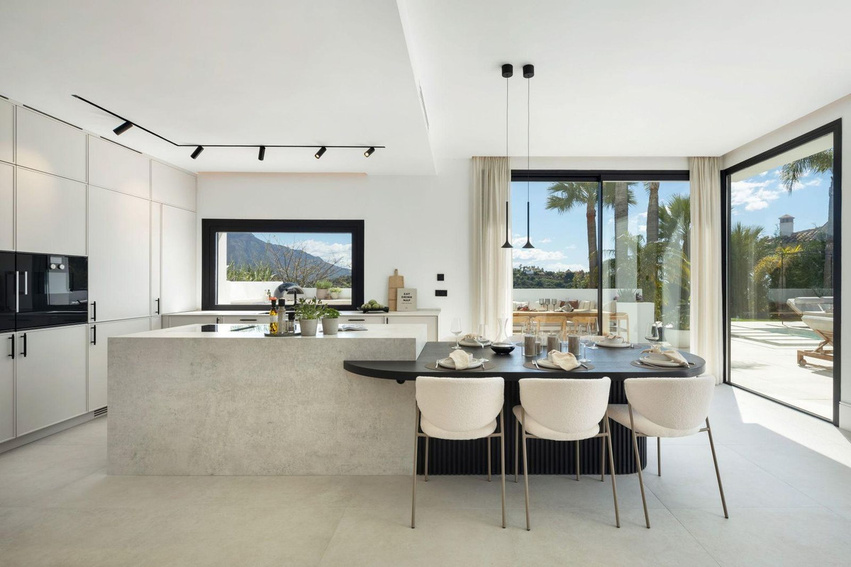 Se vende Villa - Chalet de 5 dormitorios en Costa Del Sol, Málaga, España