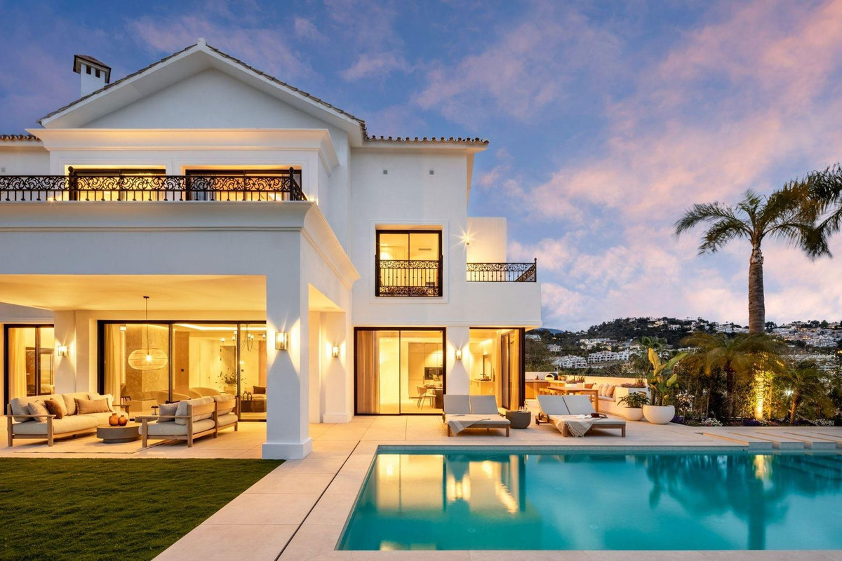 Se vende Villa - Chalet de 5 dormitorios en Costa Del Sol, Málaga, España