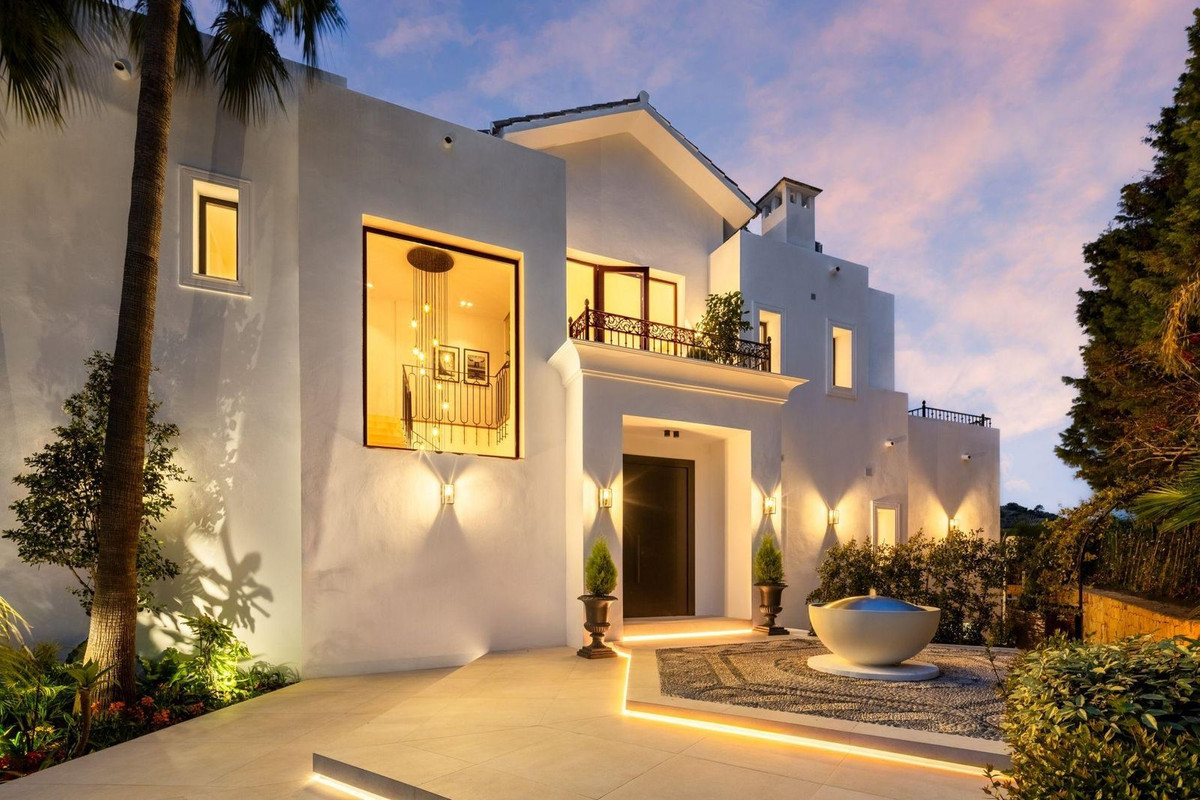 Se vende Villa - Chalet de 5 dormitorios en Costa Del Sol, Málaga, España