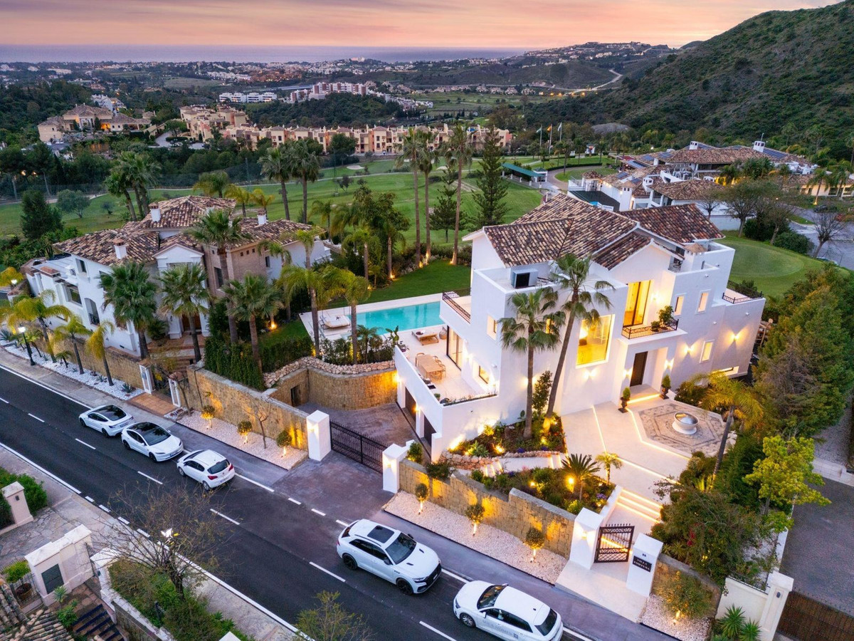 Se vende Villa - Chalet de 5 dormitorios en Costa Del Sol, Málaga, España