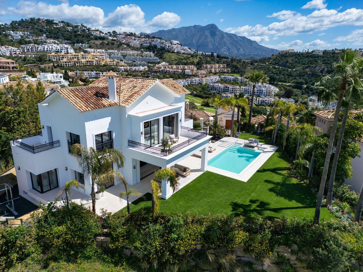 Se vende Villa - Chalet de 5 dormitorios en Costa Del Sol, Málaga, España