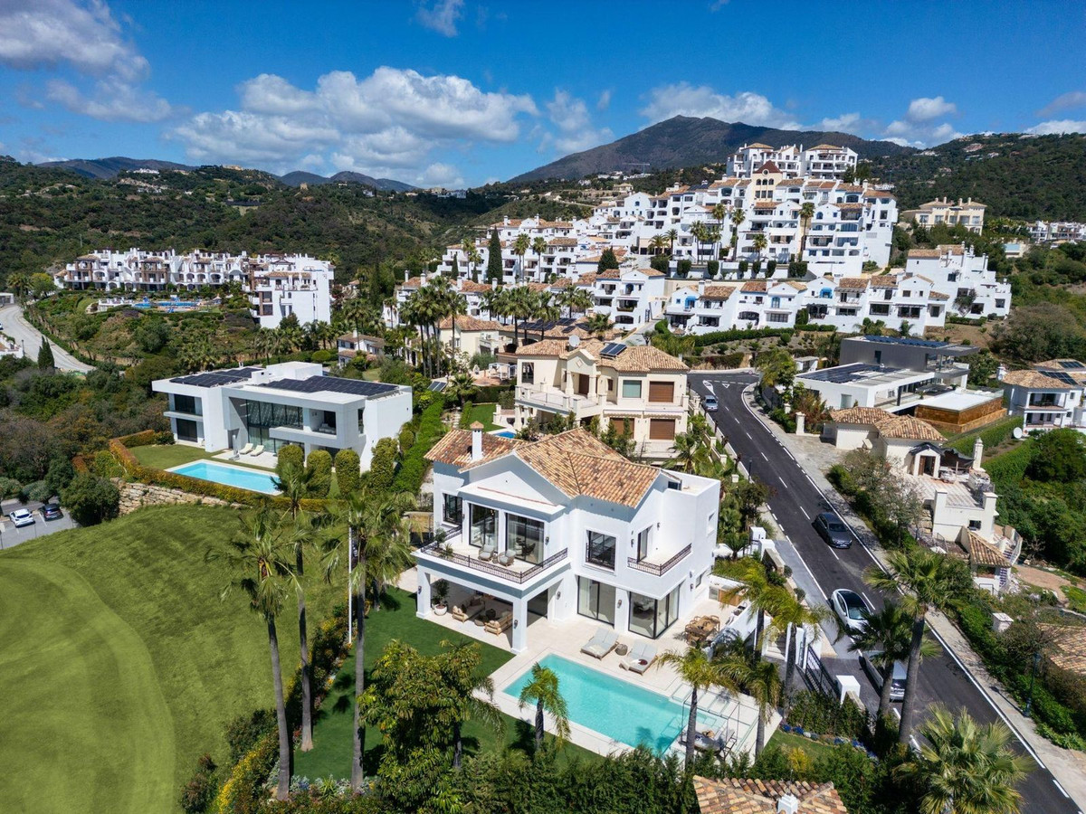 Se vende Villa - Chalet de 5 dormitorios en Costa Del Sol, Málaga, España