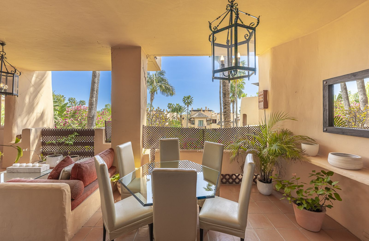 Se vende Apartamento Planta Media de 2 dormitorios en Costa Del Sol, Málaga, España