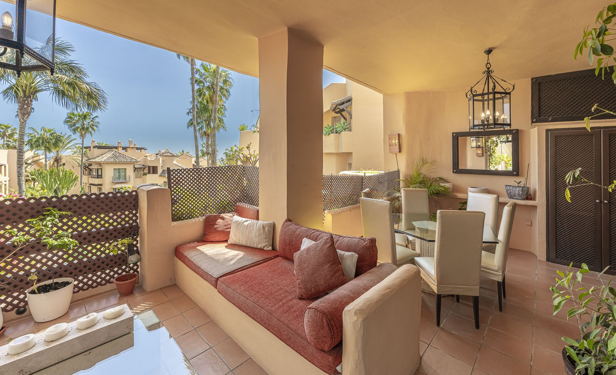 Se vende Apartamento Planta Media de 2 dormitorios en Costa Del Sol, Málaga, España