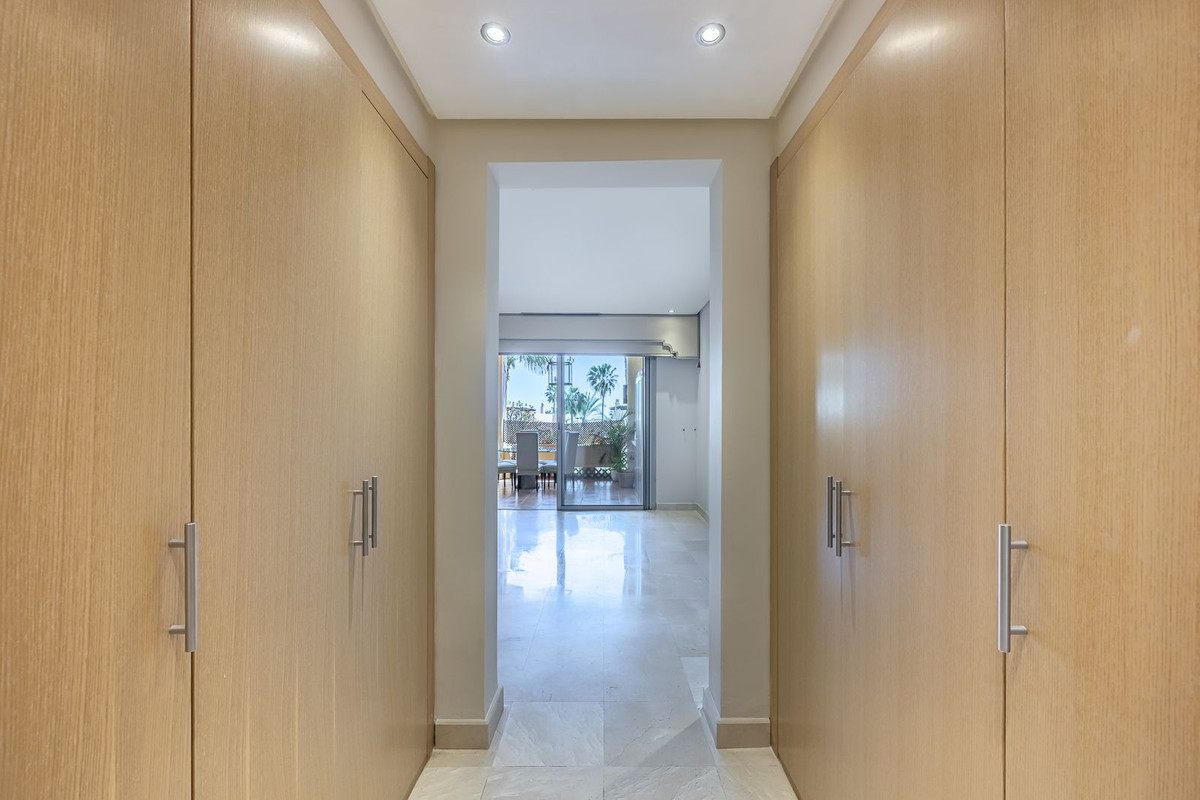 Se vende Apartamento Planta Media de 2 dormitorios en Costa Del Sol, Málaga, España
