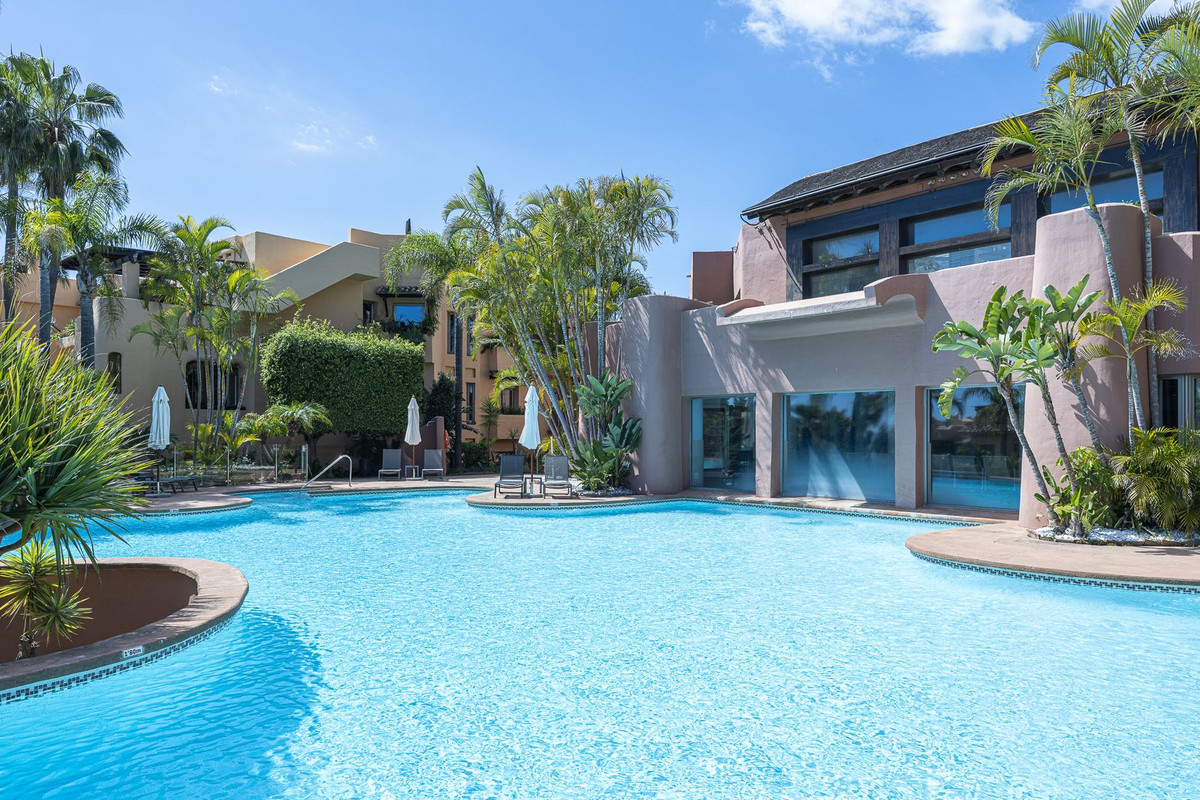 Se vende Apartamento Planta Media de 2 dormitorios en Costa Del Sol, Málaga, España