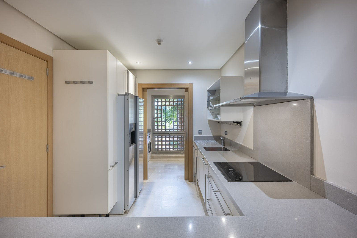 Se vende Apartamento Planta Media de 2 dormitorios en Costa Del Sol, Málaga, España
