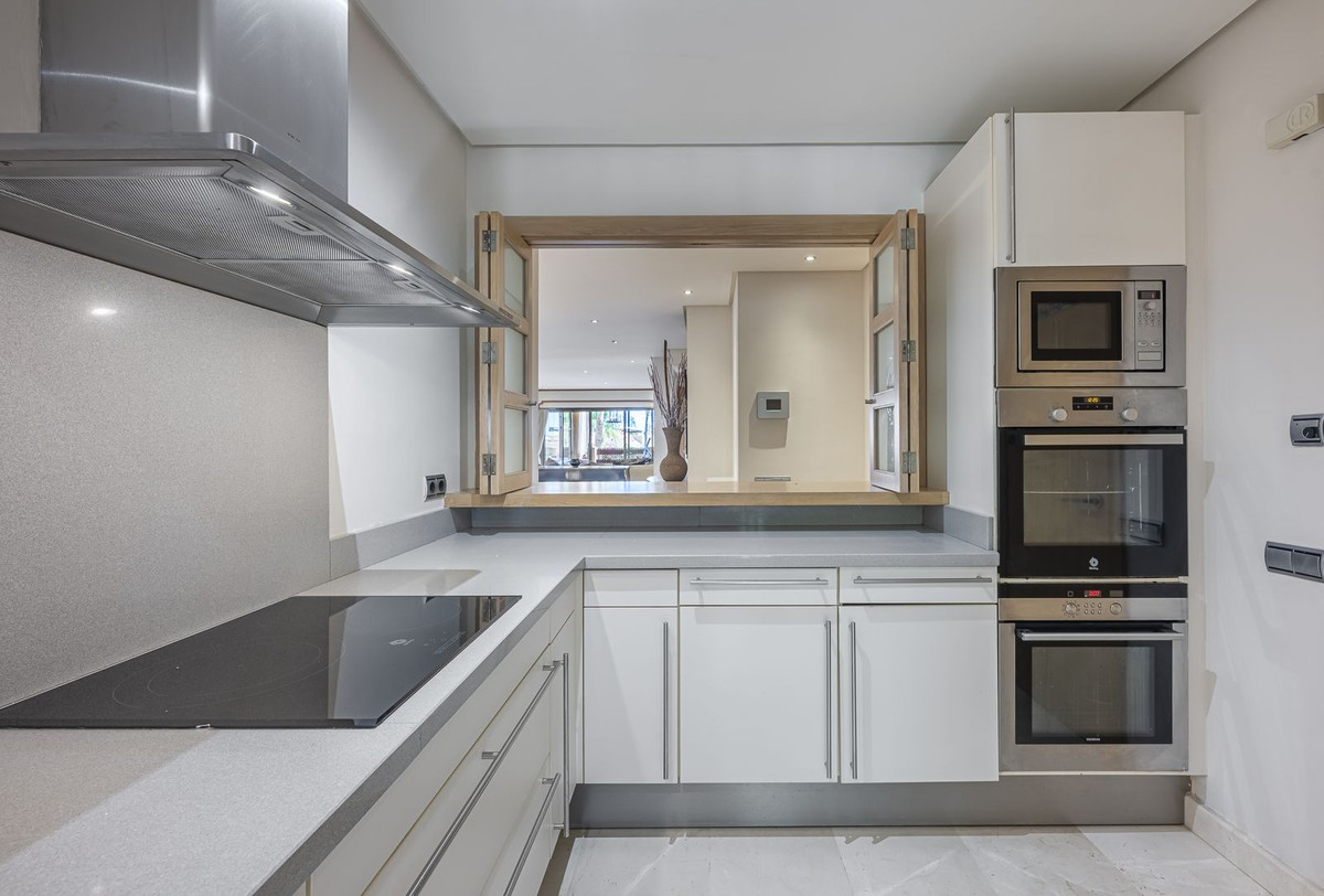 Se vende Apartamento Planta Media de 2 dormitorios en Costa Del Sol, Málaga, España