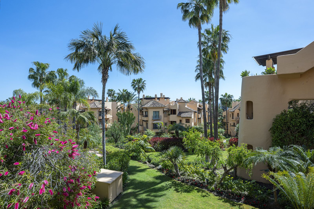 Se vende Apartamento Planta Media de 2 dormitorios en Costa Del Sol, Málaga, España