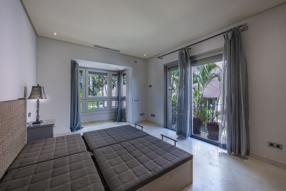 Se vende Apartamento Planta Media de 2 dormitorios en Costa Del Sol, Málaga, España
