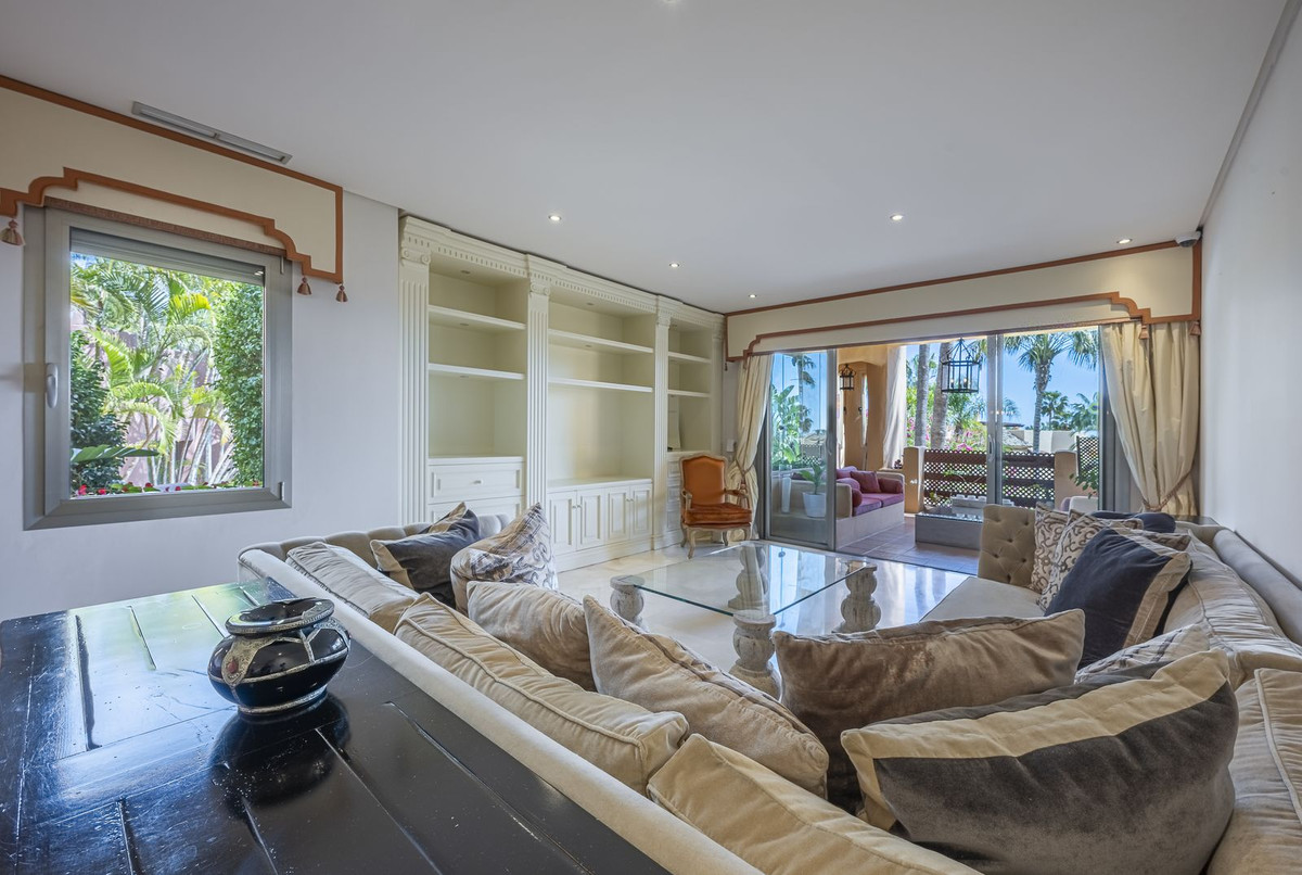 Se vende Apartamento Planta Media de 2 dormitorios en Costa Del Sol, Málaga, España