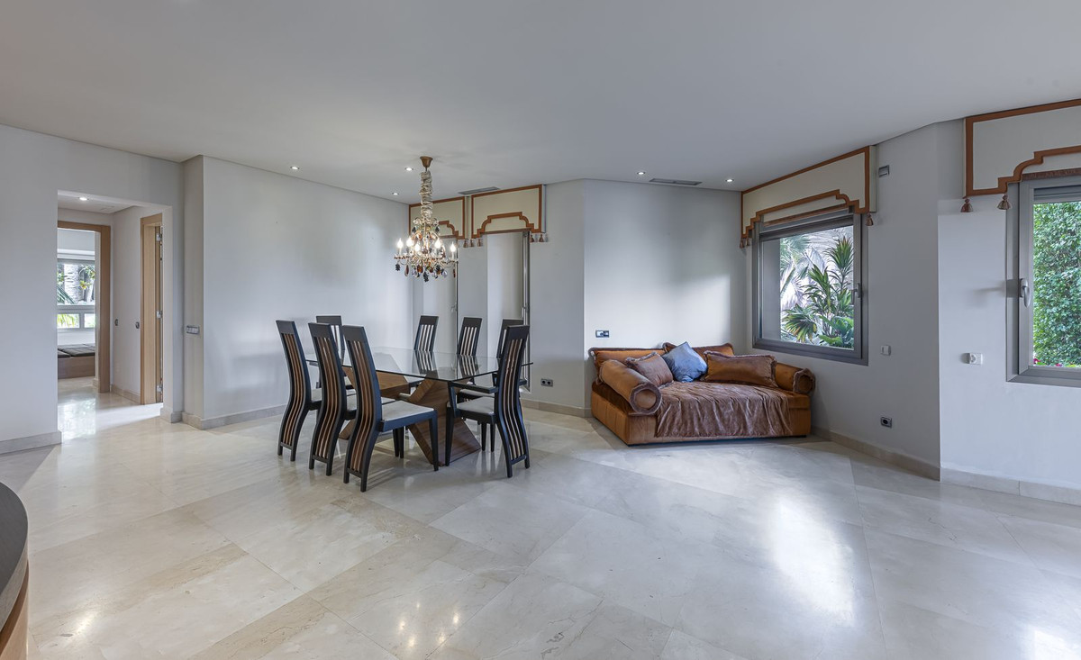 Se vende Apartamento Planta Media de 2 dormitorios en Costa Del Sol, Málaga, España