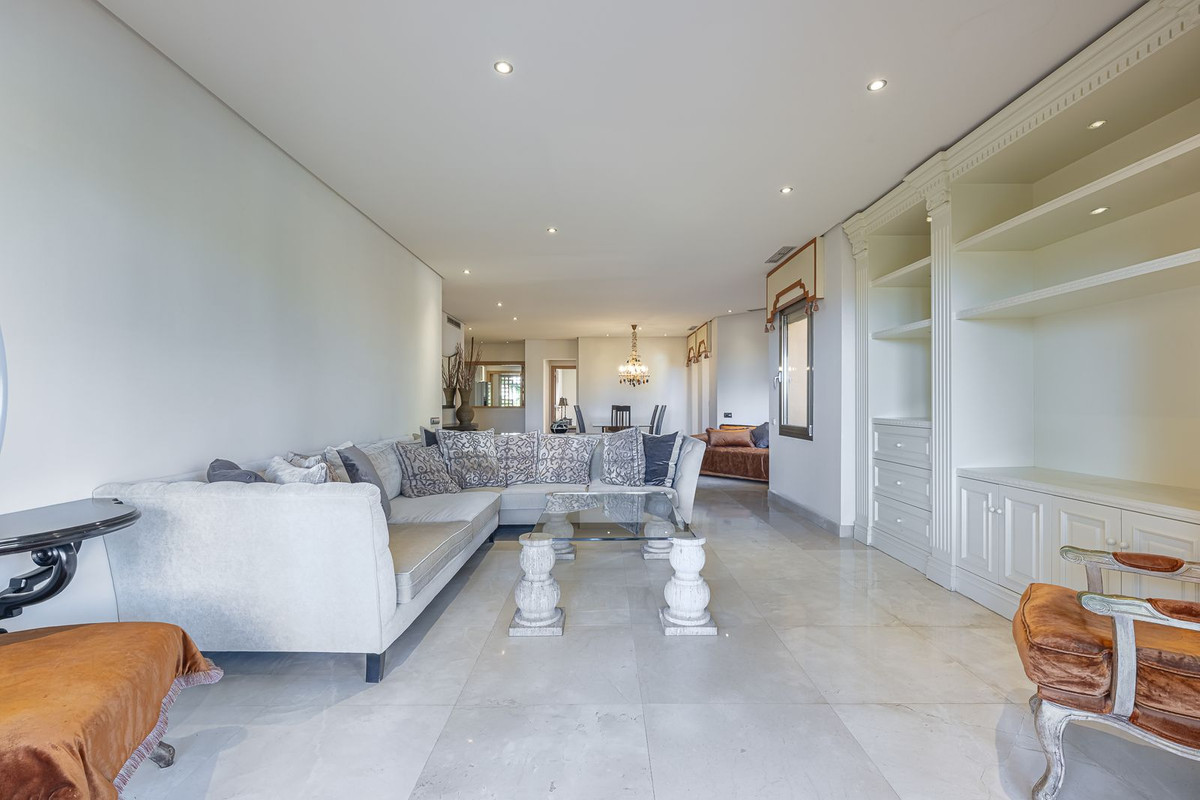 Se vende Apartamento Planta Media de 2 dormitorios en Costa Del Sol, Málaga, España