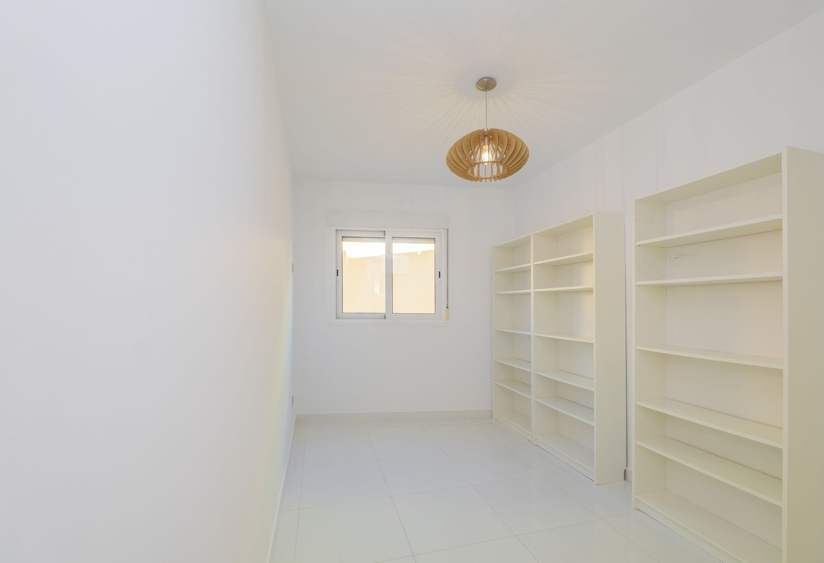 3 Bed Apartment for sale in Marbella Costa Del Sol, Málaga, Spain