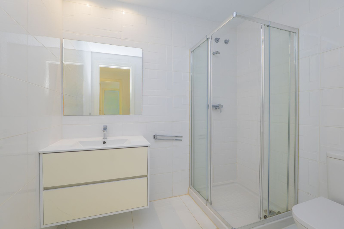 3 Bed Apartment for sale in Marbella Costa Del Sol, Málaga, Spain