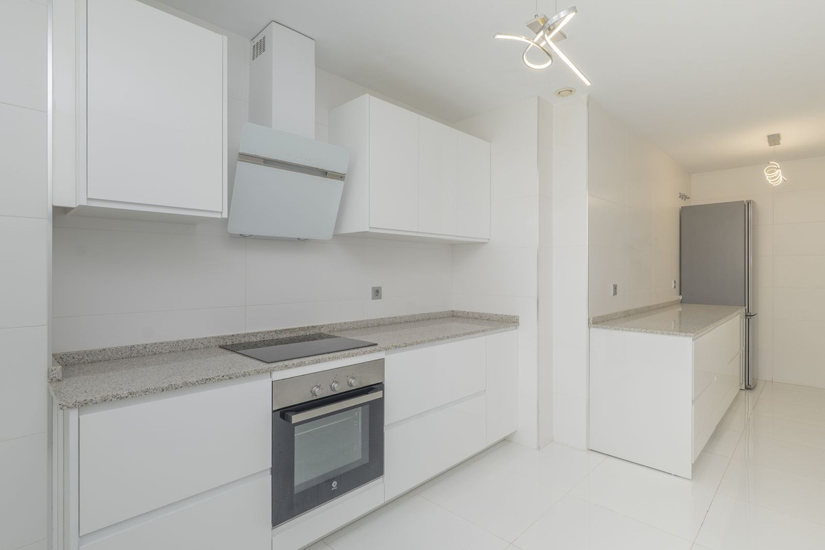 3 Bed Apartment for sale in Marbella Costa Del Sol, Málaga, Spain