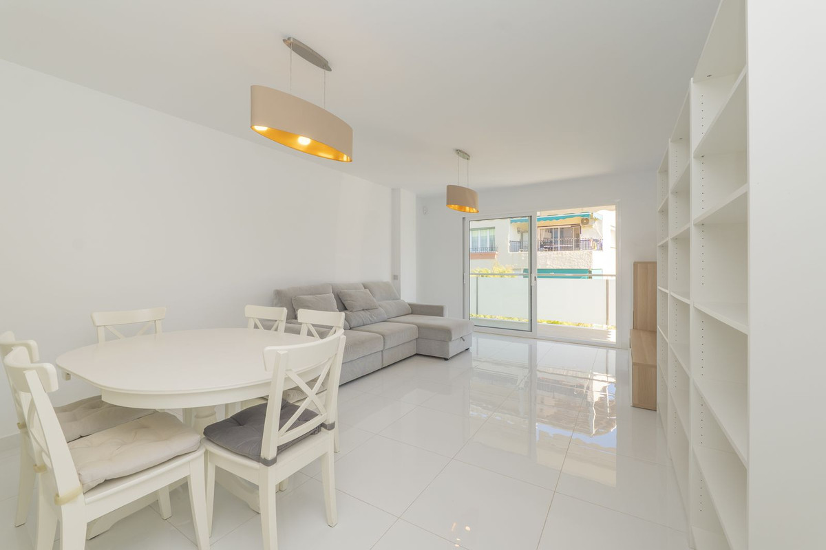 3 Bed Apartment for sale in Marbella Costa Del Sol, Málaga, Spain