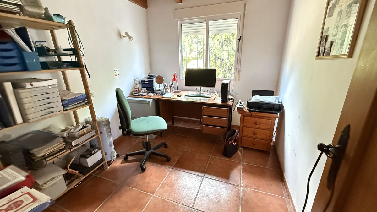 Se vende Finca - Cortijo de 3 dormitorios en Costa Del Sol, Málaga, España